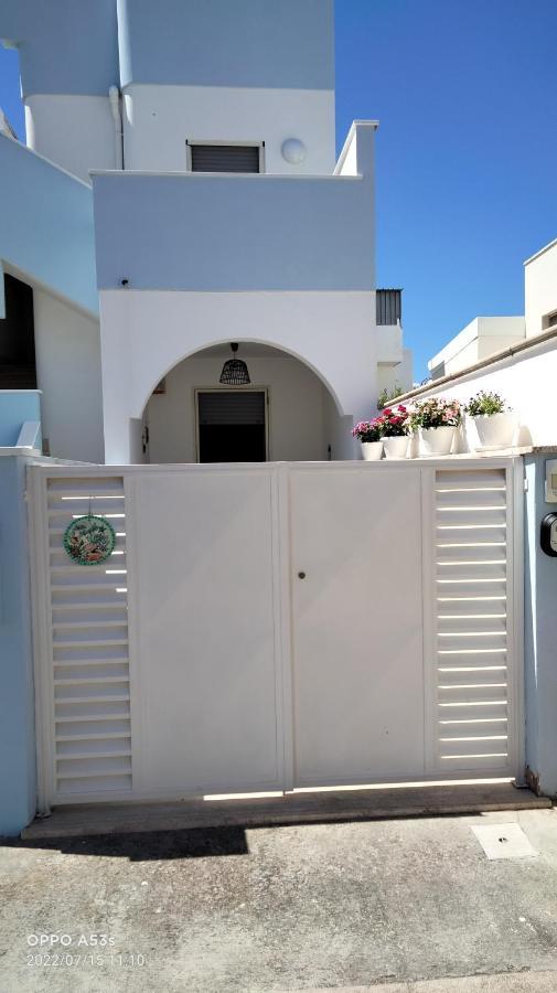 Acquario Apartment Lido Marini Bagian luar foto
